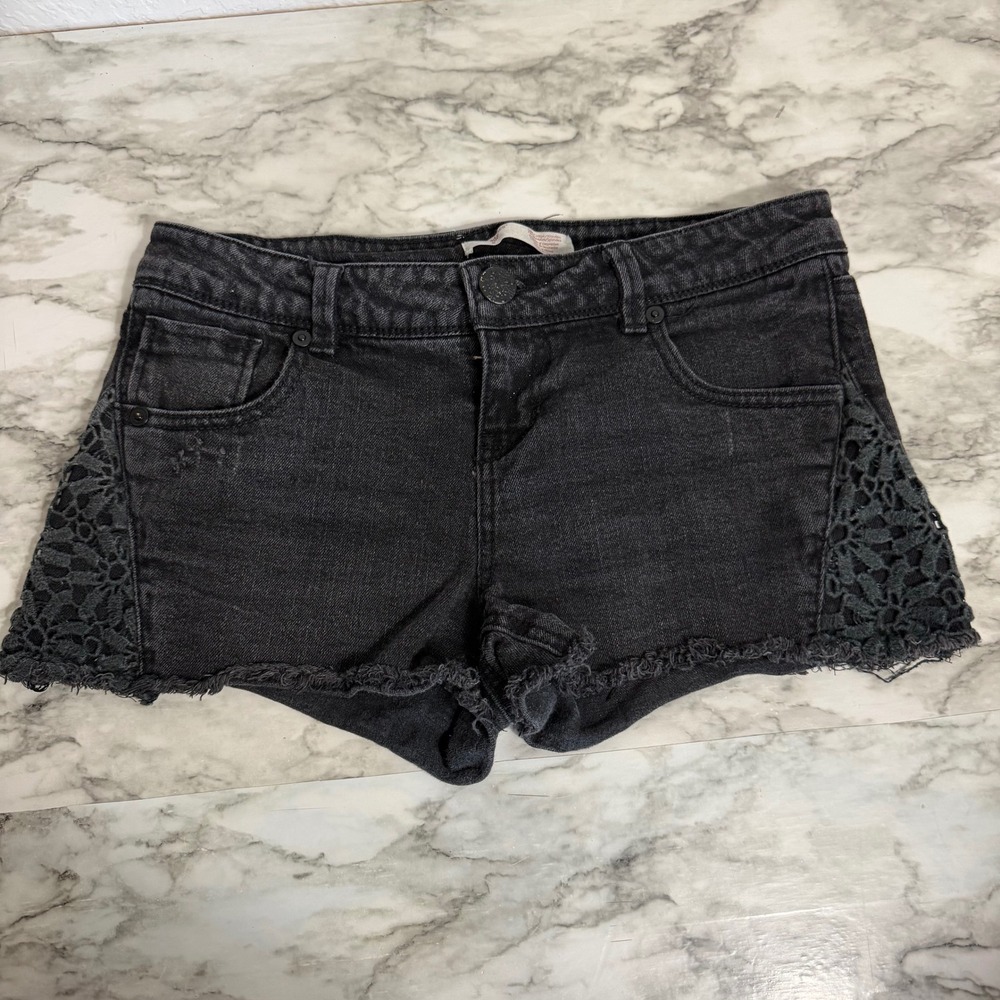 No Boundaries Womens Black Denim Shorts Crochet Side Lace Frayed Hem Size 9
